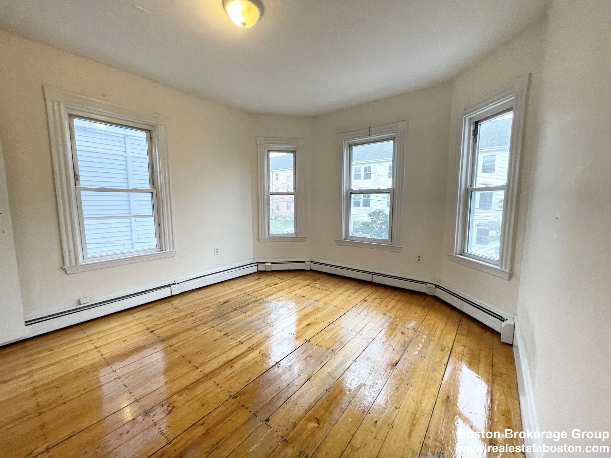 4 bed, 1 bath apartment for rent at 72 Calumet St Unit 2, Mission Hill — photo 4 of 5