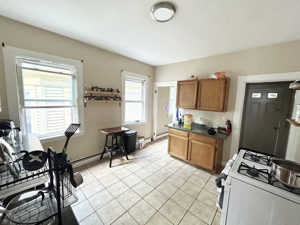 5 bed, 2 bath apartment for rent at 72 Calumet St Unit 3, Boston — photo 2 of 12