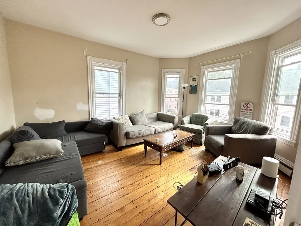 5 bed, 2 bath apartment for rent at 72 Calumet St Unit 3, Boston — photo 3 of 12