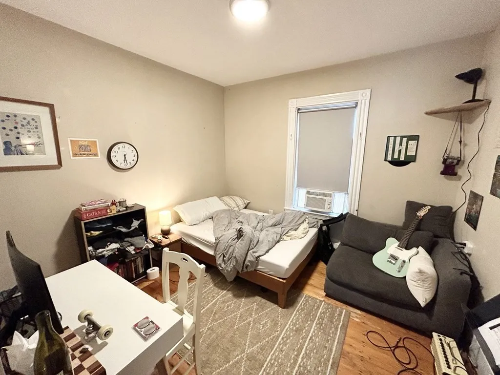 5 bed, 2 bath apartment for rent at 72 Calumet St Unit 3, Boston — photo 6 of 12