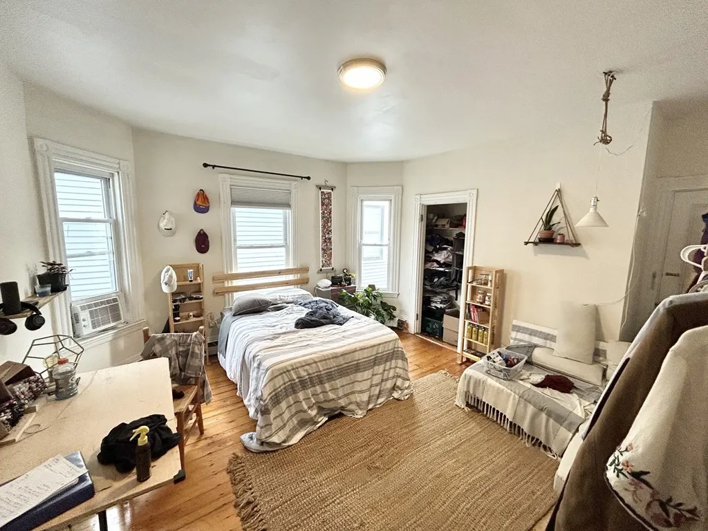 5 bed, 2 bath apartment for rent at 72 Calumet St Unit 3, Boston — photo 5 of 12
