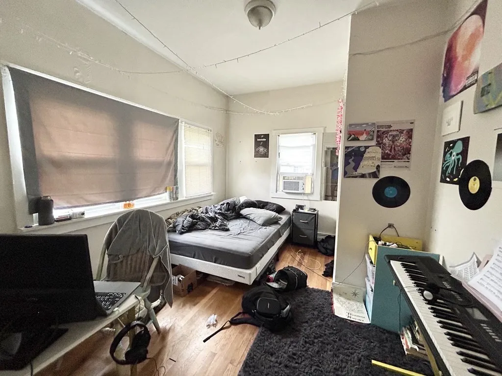 5 bed, 2 bath apartment for rent at 72 Calumet St Unit 3, Boston — photo 7 of 12