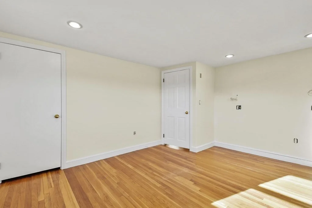 4 bed, 2 bath apartment for rent at 72 Cambridge Rd Unit 2, Woburn — photo 24 of 30