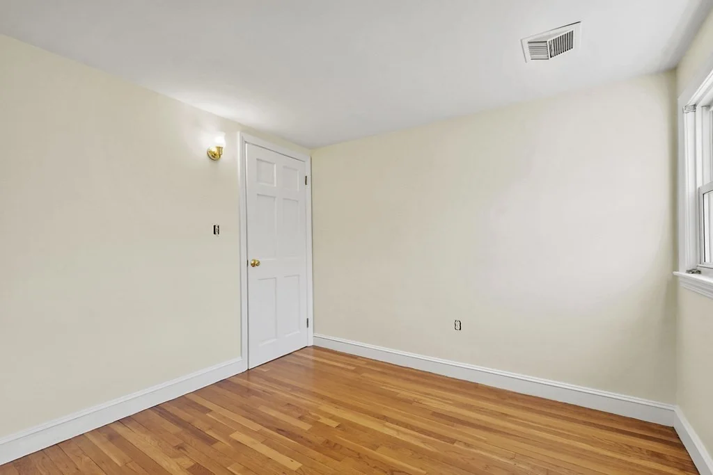 4 bed, 2 bath apartment for rent at 72 Cambridge Rd Unit 2, Woburn — photo 19 of 30