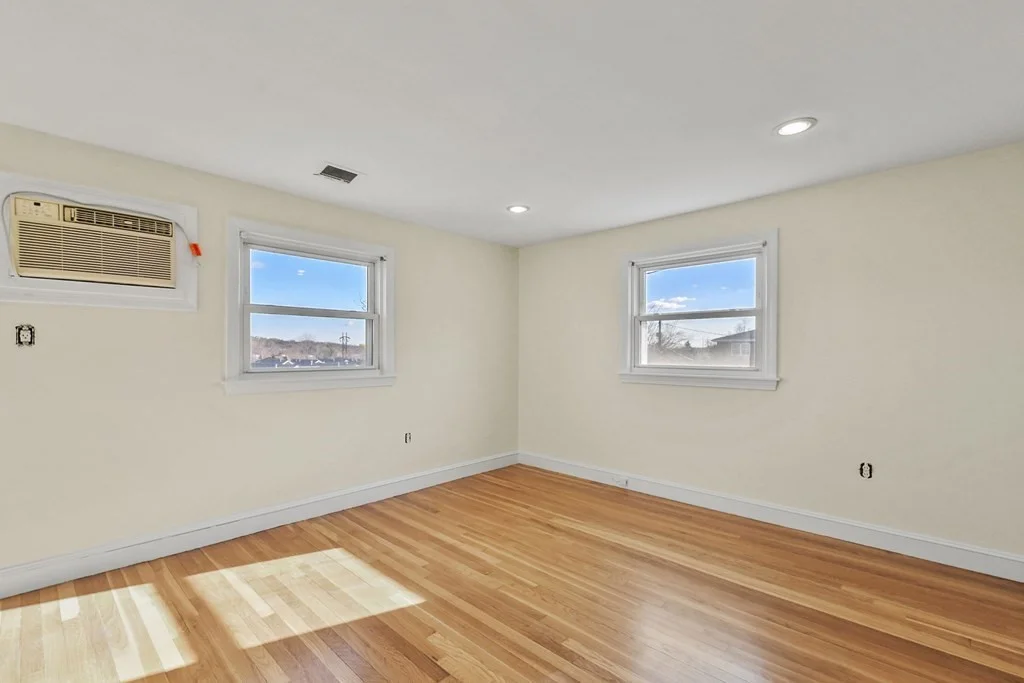 4 bed, 2 bath apartment for rent at 72 Cambridge Rd Unit 2, Woburn — photo 22 of 30