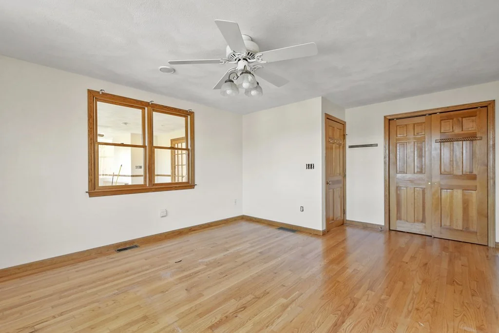 4 bed, 2 bath apartment for rent at 72 Cambridge Rd Unit 2, Woburn — photo 5 of 30
