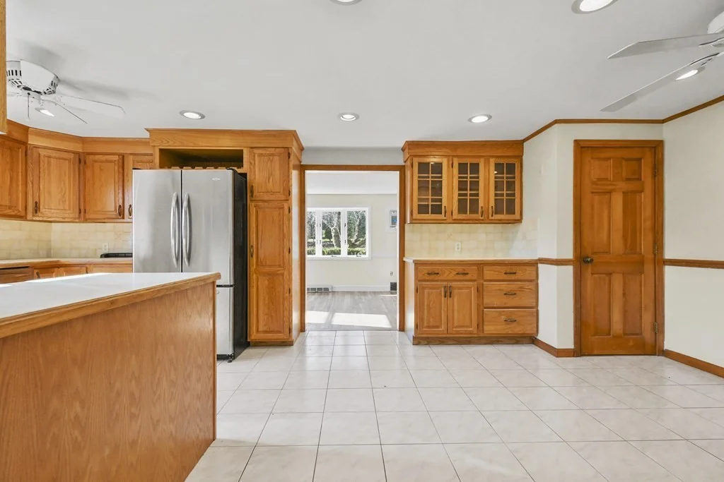 4 bed, 2 bath apartment for rent at 72 Cambridge Rd Unit 2, Woburn — photo 10 of 30