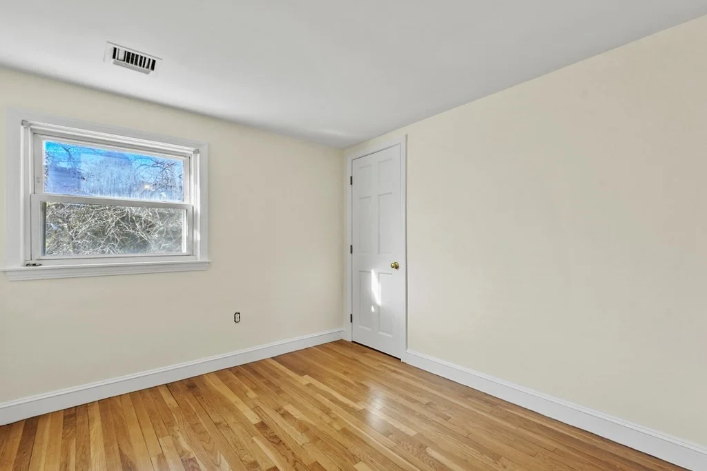 4 bed, 2 bath apartment for rent at 72 Cambridge Rd Unit 2, Woburn — photo 17 of 30