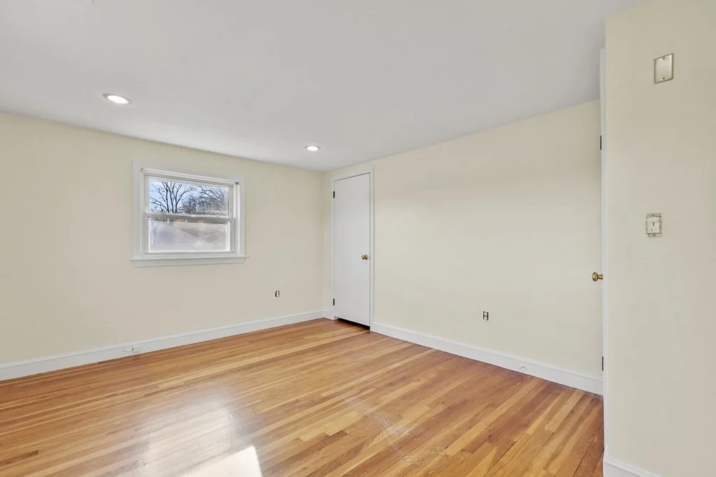 4 bed, 2 bath apartment for rent at 72 Cambridge Rd Unit 2, Woburn — photo 23 of 30