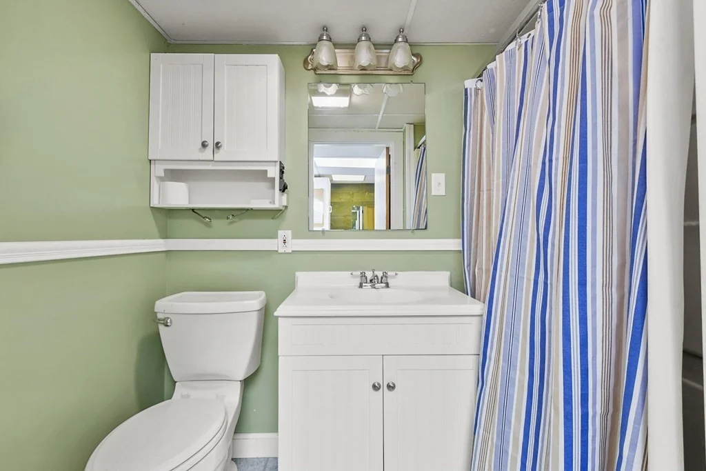 4 bed, 2 bath apartment for rent at 72 Cambridge Rd Unit 2, Woburn — photo 25 of 30