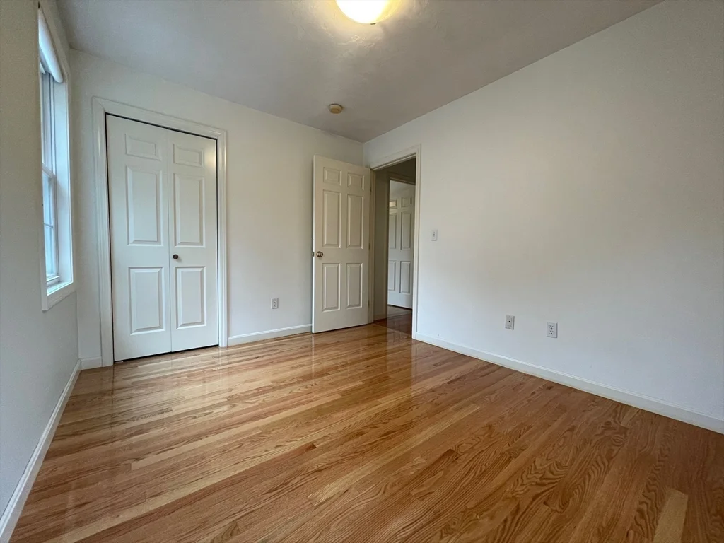 4 bed, 2 bath apartment for rent at 72 Cedar Rd N, Medford — photo 13 of 19