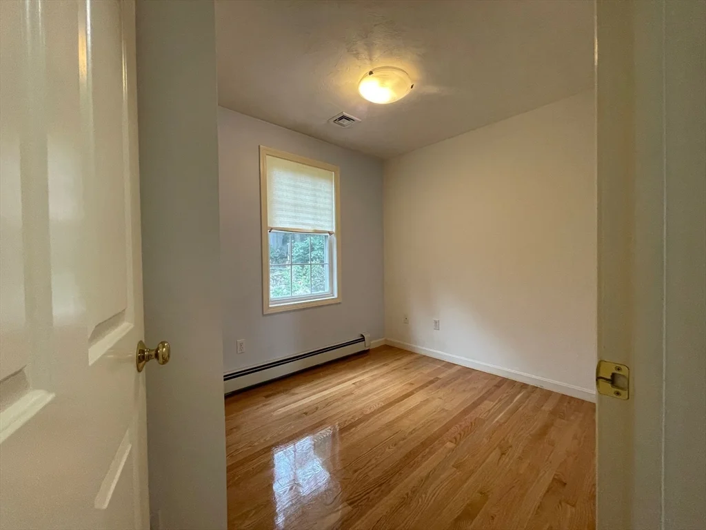 4 bed, 2 bath apartment for rent at 72 Cedar Rd N, Medford — photo 14 of 19