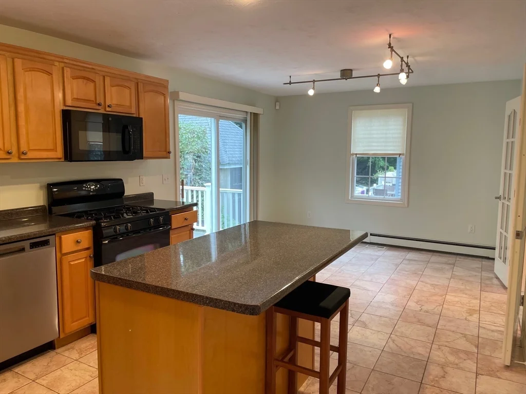 4 bed, 2 bath apartment for rent at 72 Cedar Rd N, Medford — photo 8 of 19