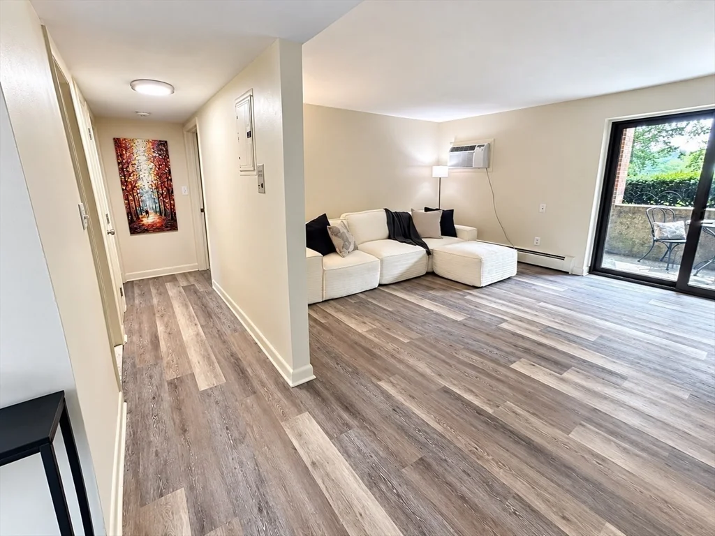 2 bed, 1 bath apartment for rent at 72 Charles River Rd Unit C, Waltham — photo 3 of 18