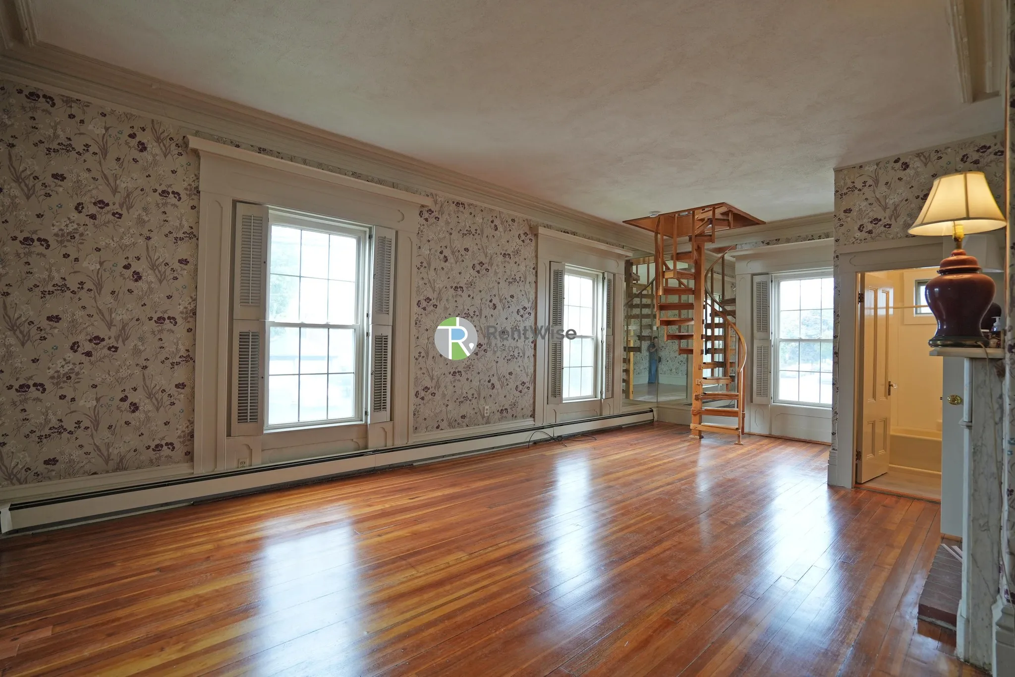 2 bed, 2 bath apartment for rent at 72 College Ave Unit 1, South Medford — photo 3 of 26