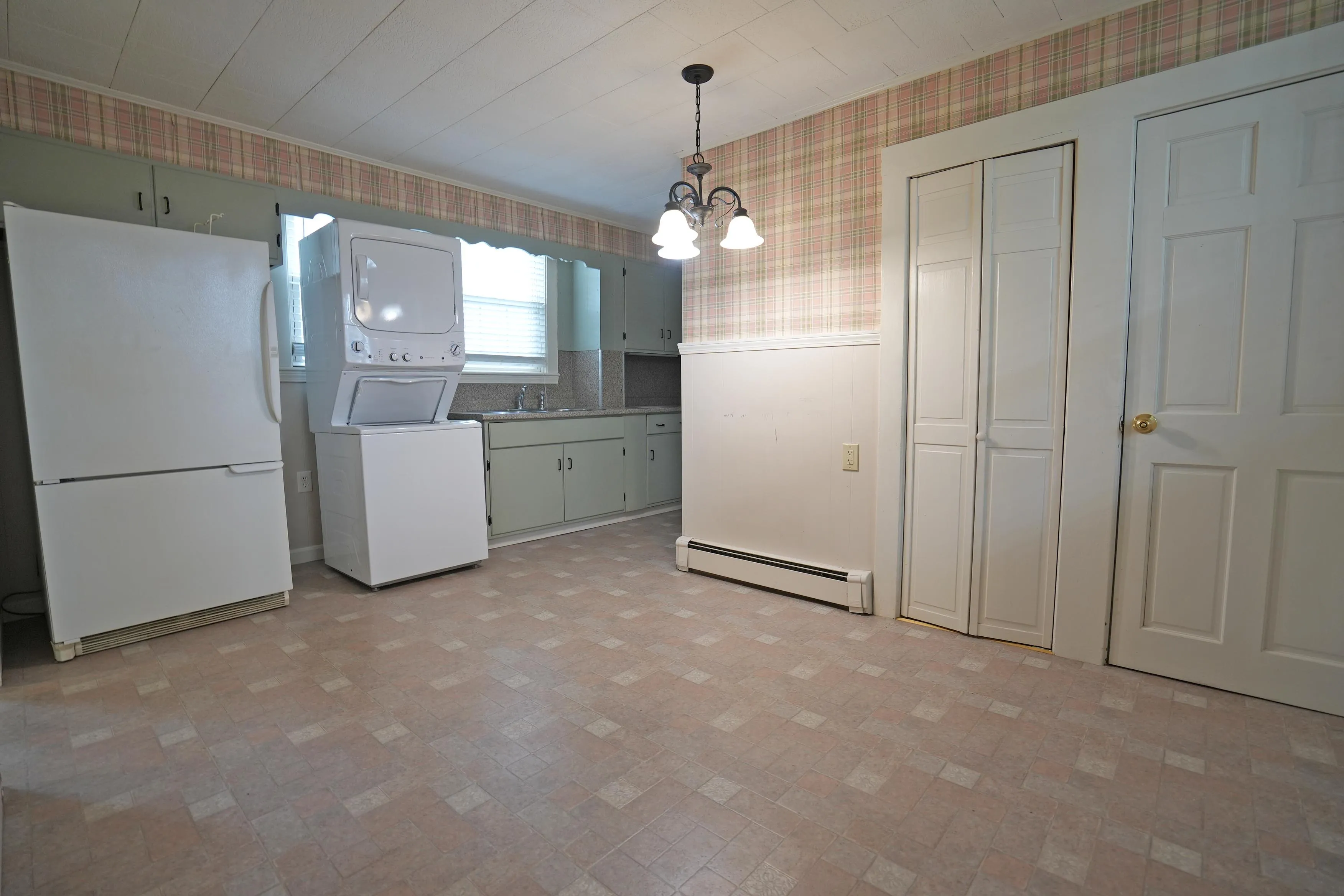 2 bed, 2 bath apartment for rent at 72 College Ave Unit 2, South Medford — photo 8 of 26