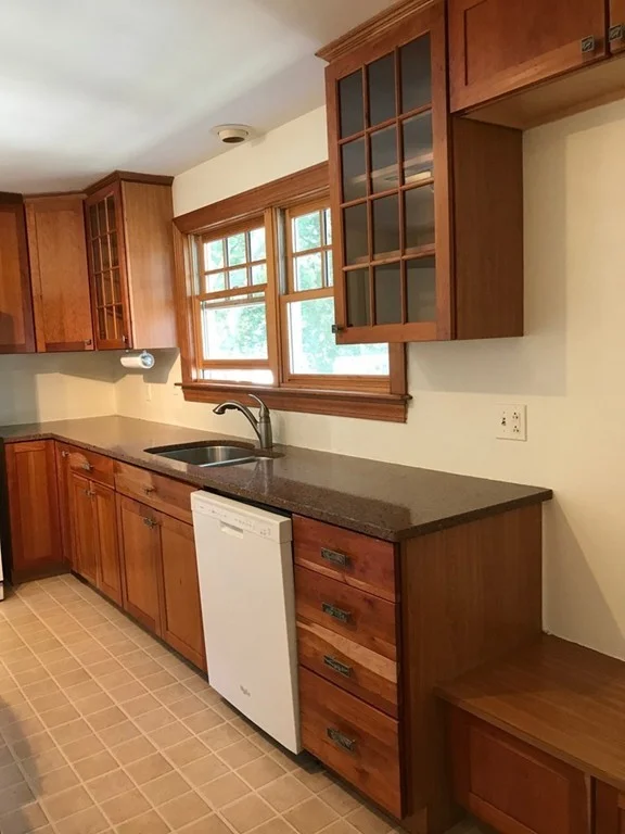 2 bed, 1 bath apartment for rent at 72 Davis Rd Unit 72, Belmont — photo 4 of 10