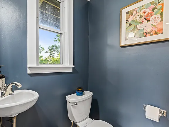 3 bed, 2 bath apartment for rent at 72 Dix St Unit 2, Dorchester — photo 17 of 25