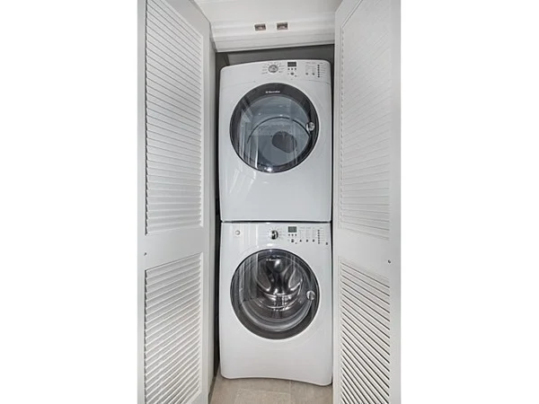 3 bed, 1 bath apartment for rent at 72 Downer Ave Unit 3, Dorchester — photo 12 of 26