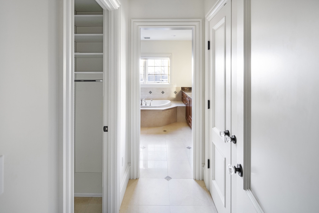 5 bed, 4+ bath apartment for rent at 72 Drumlin Rd, Newton — photo 24 of 42