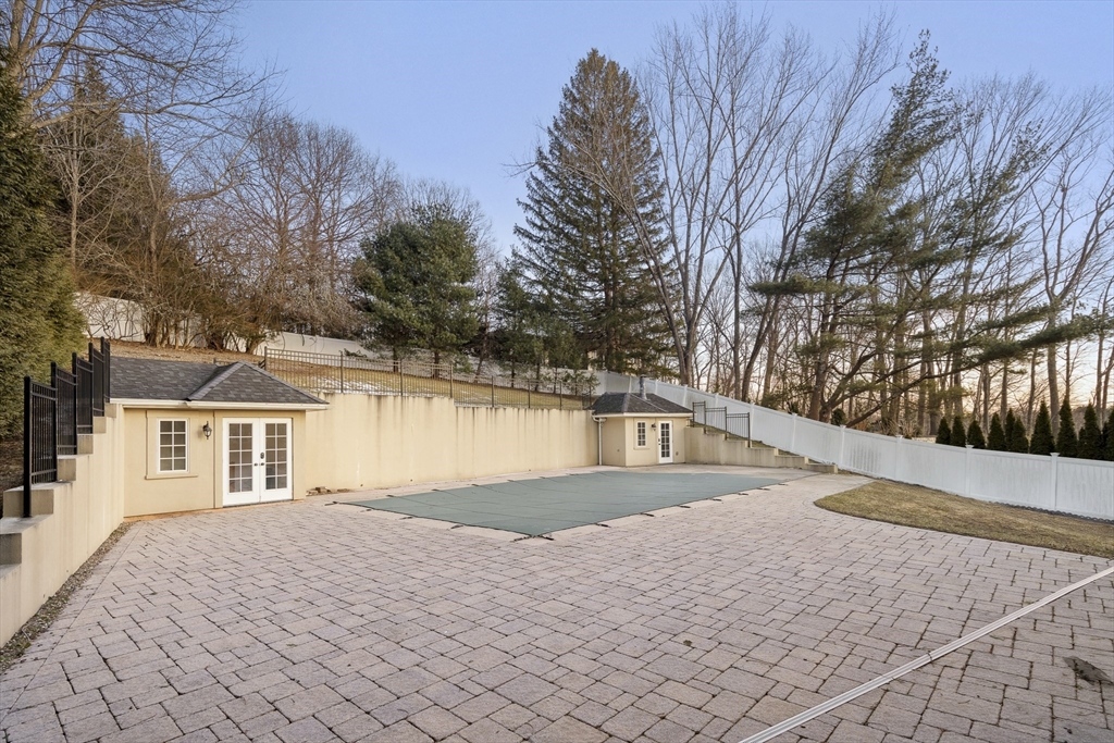 5 bed, 4+ bath apartment for rent at 72 Drumlin Rd, Newton — photo 38 of 42