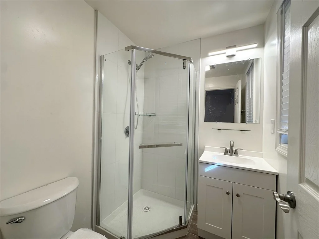 3 bed, 2 bath apartment for rent at 72 Easton St Unit 1, Allston — photo 12 of 16