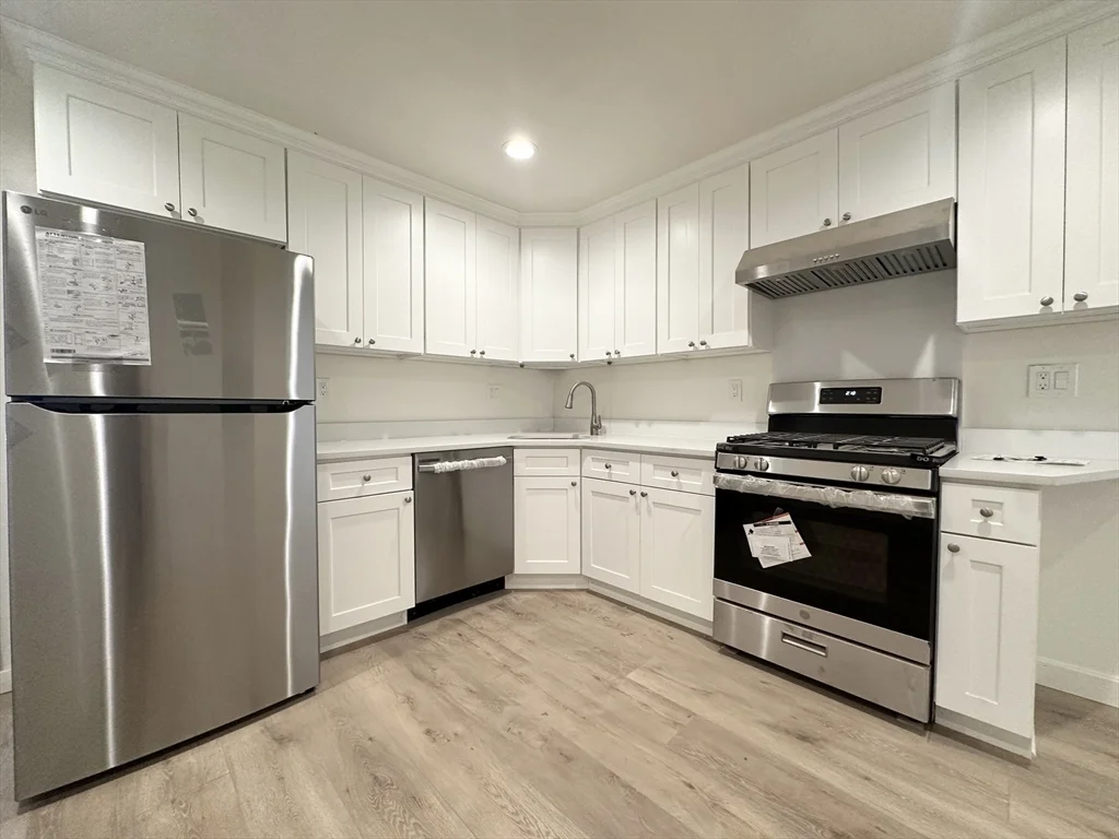 3 bed, 2 bath apartment for rent at 72 Easton St Unit 1, Allston — photo 1 of 16
