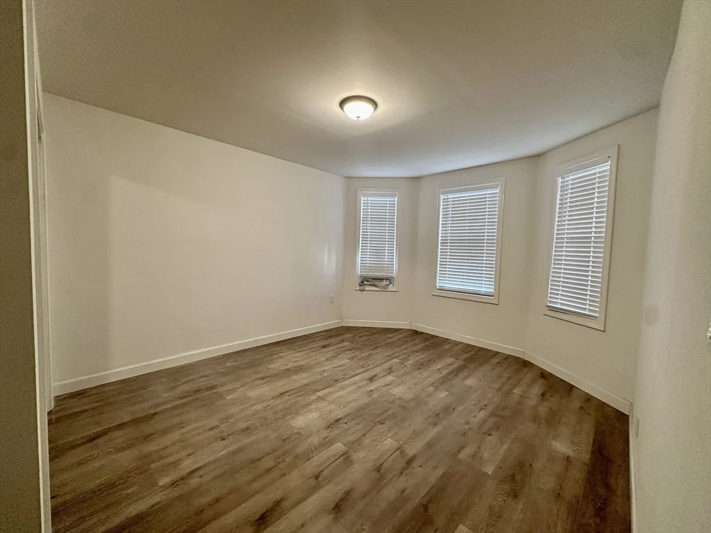 3 bed, 2 bath apartment for rent at 72 Easton St Unit 1, Allston — photo 8 of 16