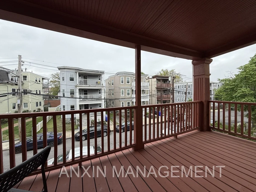 3 bed, 2 bath apartment for rent at 72 Easton St Unit 2, Allston — photo 9 of 10