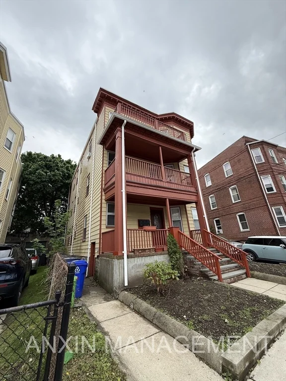 3 bed, 2 bath apartment for rent at 72 Easton St Unit 2, Allston — photo 7 of 10