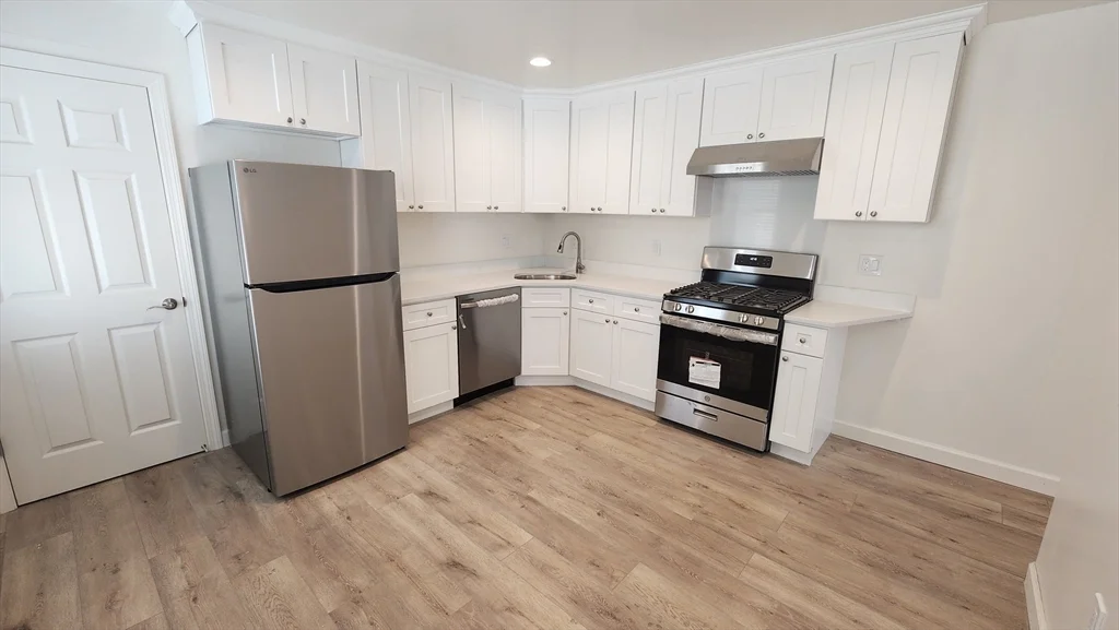 3 bed, 2 bath apartment for rent at 72 Easton St Unit 3, Allston