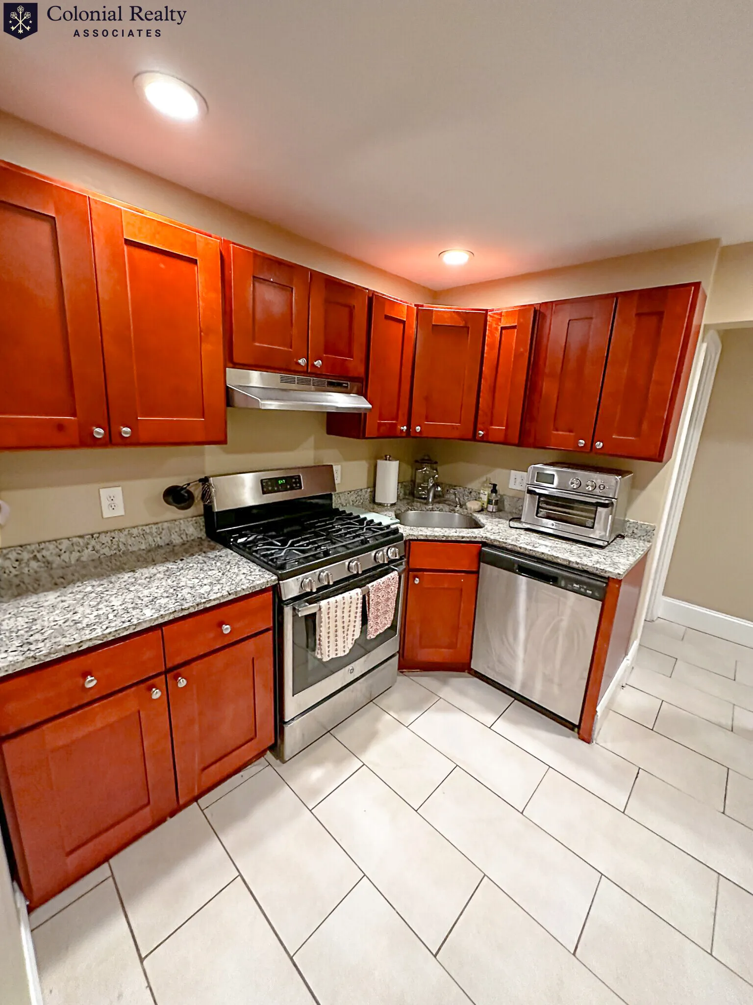 4 bed, 2 bath apartment for rent at 72 Egmont St Unit 3, North Brookline — photo 14 of 47