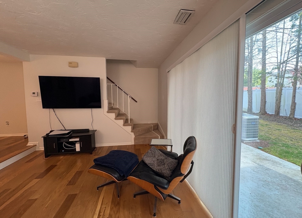 2 bed, 2 bath apartment for rent at 72 Ethyl Way Unit 72, Stoughton — photo 4 of 21
