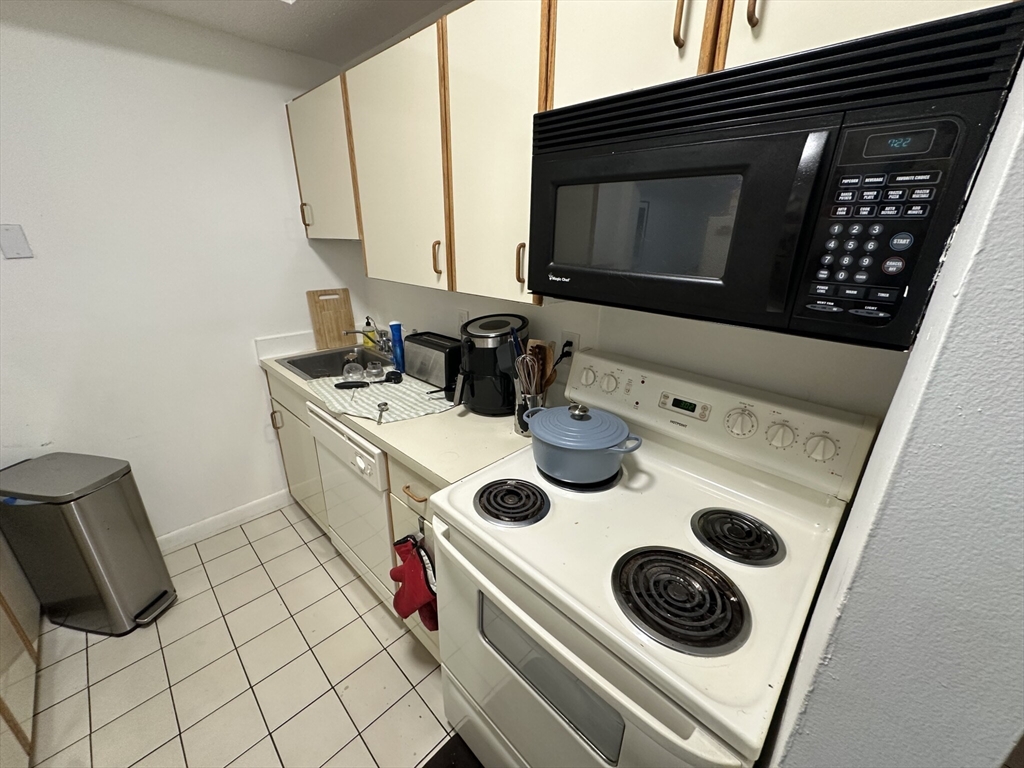 2 bed, 1.5 bath apartment for rent at 72 Euston Rd Unit 110, Brighton — photo 6 of 20