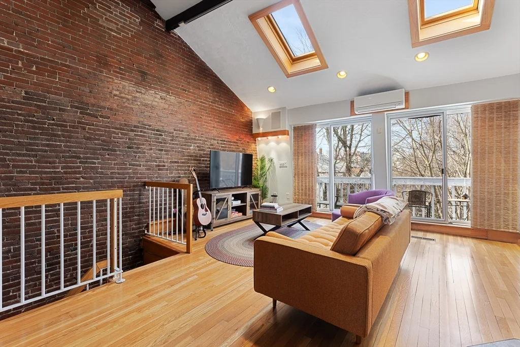 2 bed, 2 bath apartment for rent at 72 Fairmont St Unit 1, Cambridgeport — photo 4 of 22