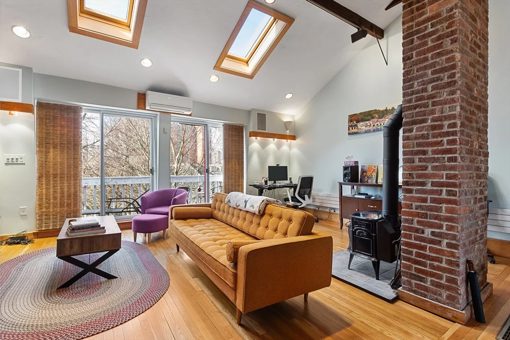 2 bed, 2 bath apartment for rent at 72 Fairmont St Unit 1, Cambridgeport — photo 2 of 22