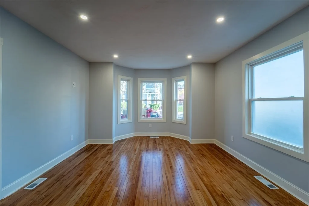 3 bed, 1 bath apartment for rent at 72 Florence St Unit 1, Worcester — photo 13 of 22