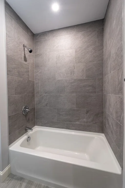 3 bed, 1 bath apartment for rent at 72 Florence St Unit 1, Worcester — photo 16 of 22
