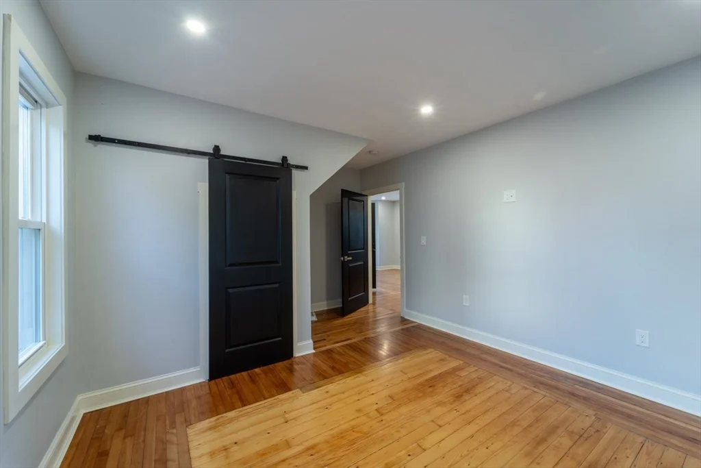 3 bed, 1 bath apartment for rent at 72 Florence St Unit 1, Worcester — photo 18 of 22