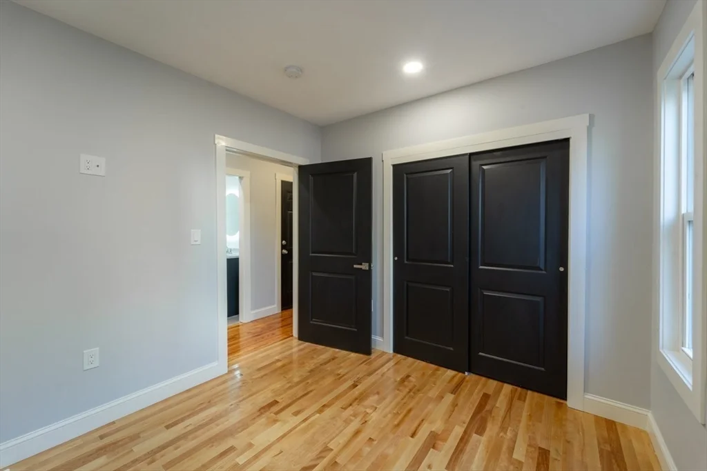 3 bed, 1 bath apartment for rent at 72 Florence St Unit 1, Worcester — photo 21 of 22