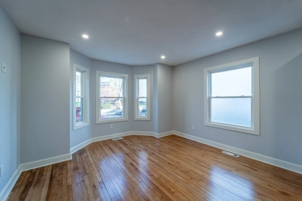 3 bed, 1 bath apartment for rent at 72 Florence St Unit 1, Worcester — photo 12 of 22