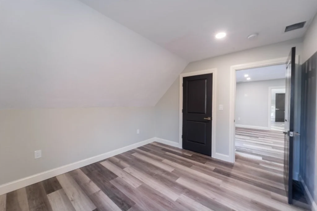 3 bed, 1 bath apartment for rent at 72 Florence St Unit 2, Worcester — photo 10 of 13