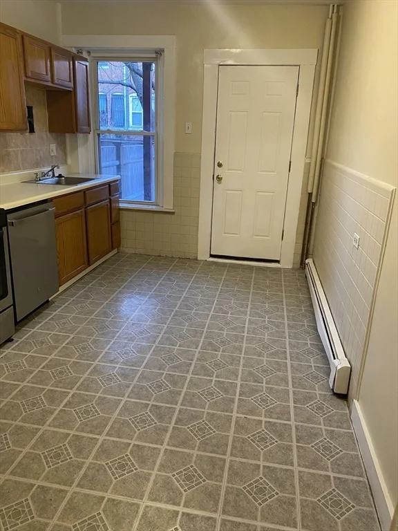 2 bed, 1 bath apartment for rent at 72 Florida St Unit 1, Dorchester — photo 3 of 9
