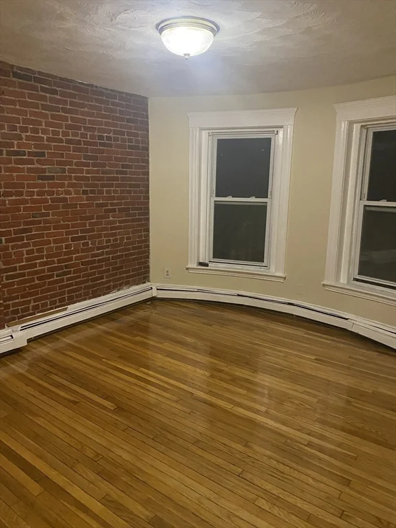 3 bed, 1 bath apartment for rent at 72 Florida St Unit 3, Dorchester — photo 6 of 9