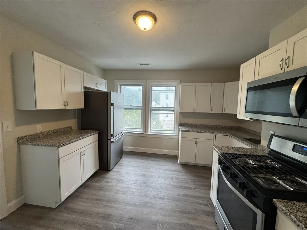2 bed, 1 bath apartment for rent at 72 Forest Unit 2, Attleboro — photo 6 of 10