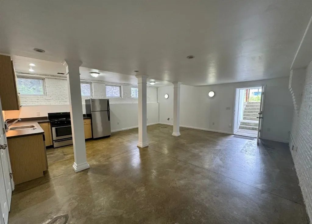 2 bed, 2 bath apartment for rent at 72 Frankfort St Unit C, East Boston — photo 4 of 12
