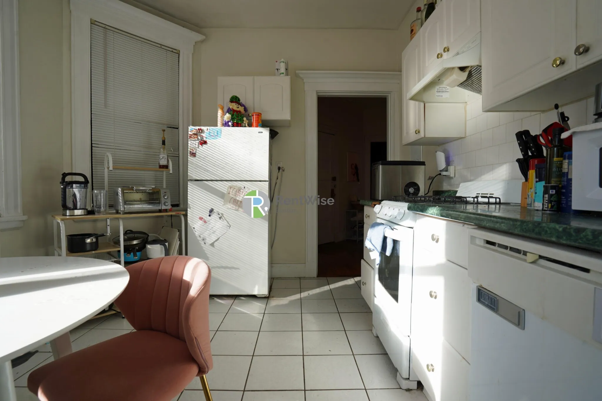 3 bed, 1 bath apartment for rent at 72 Gardner St Unit B2, Allston — photo 6 of 20