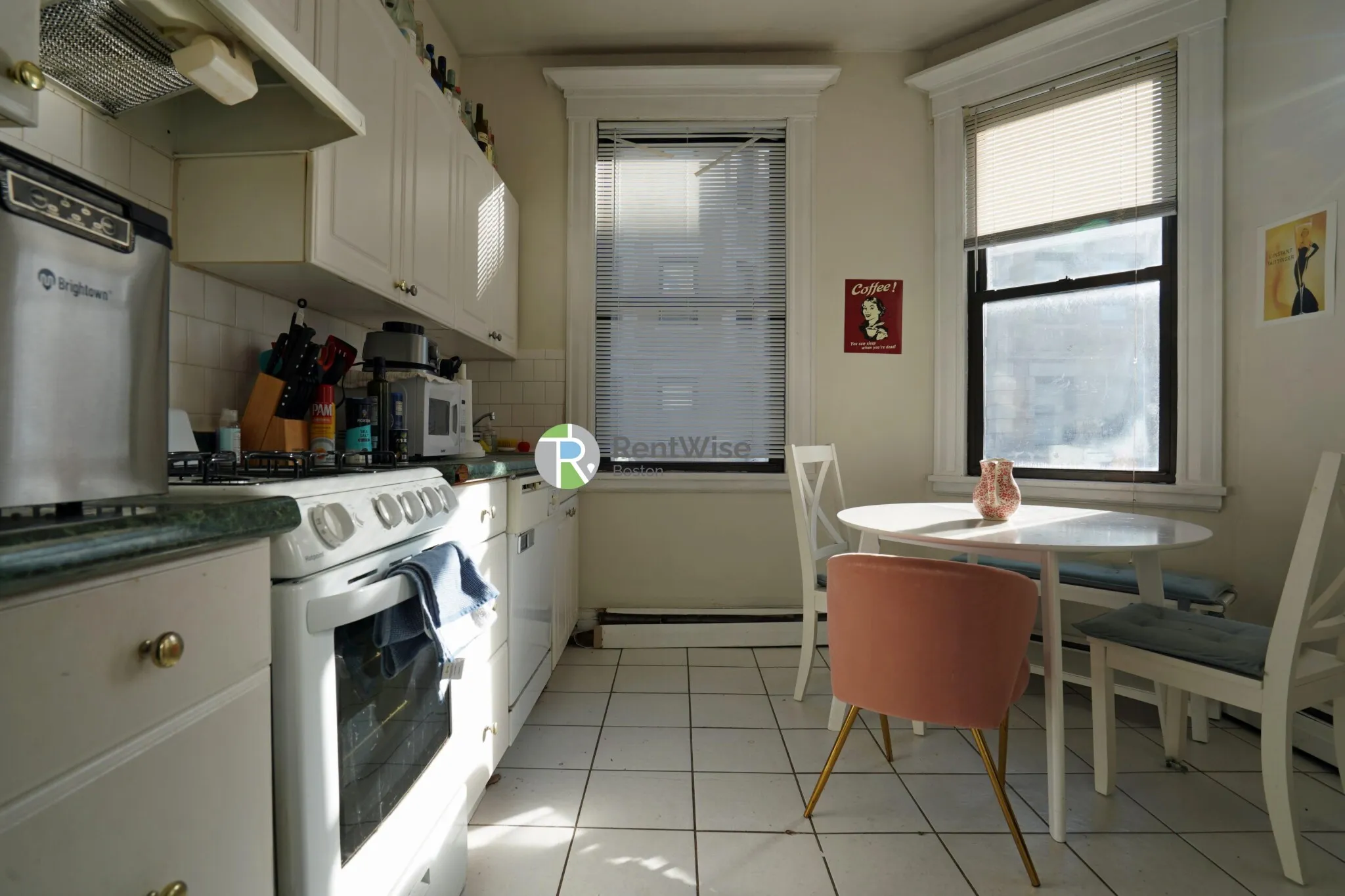 3 bed, 1 bath apartment for rent at 72 Gardner St Unit B2, Allston — photo 4 of 20