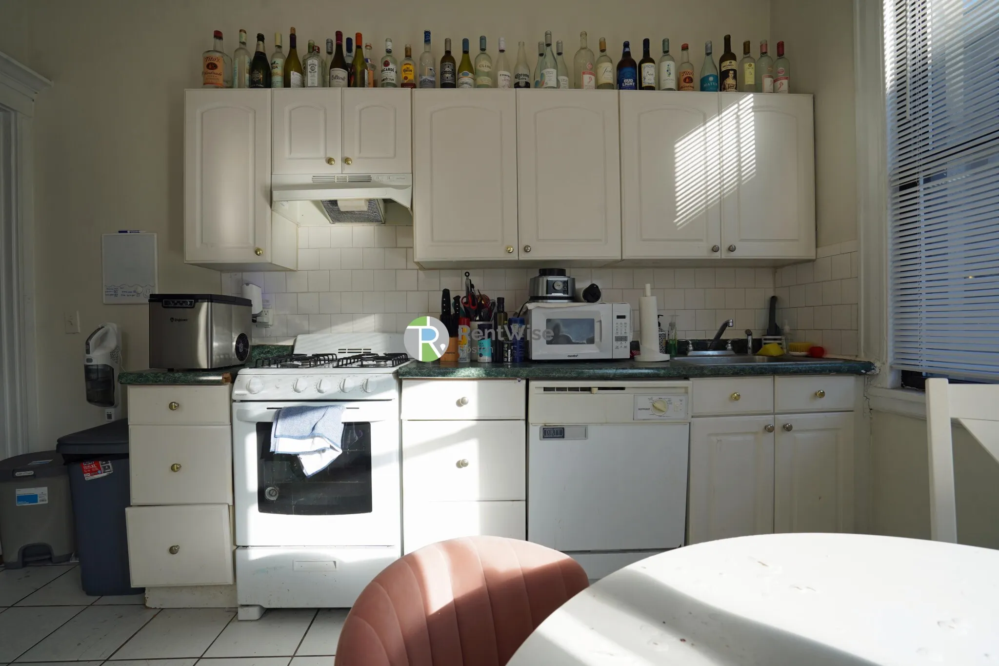 3 bed, 1 bath apartment for rent at 72 Gardner St Unit B2, Allston — photo 5 of 20