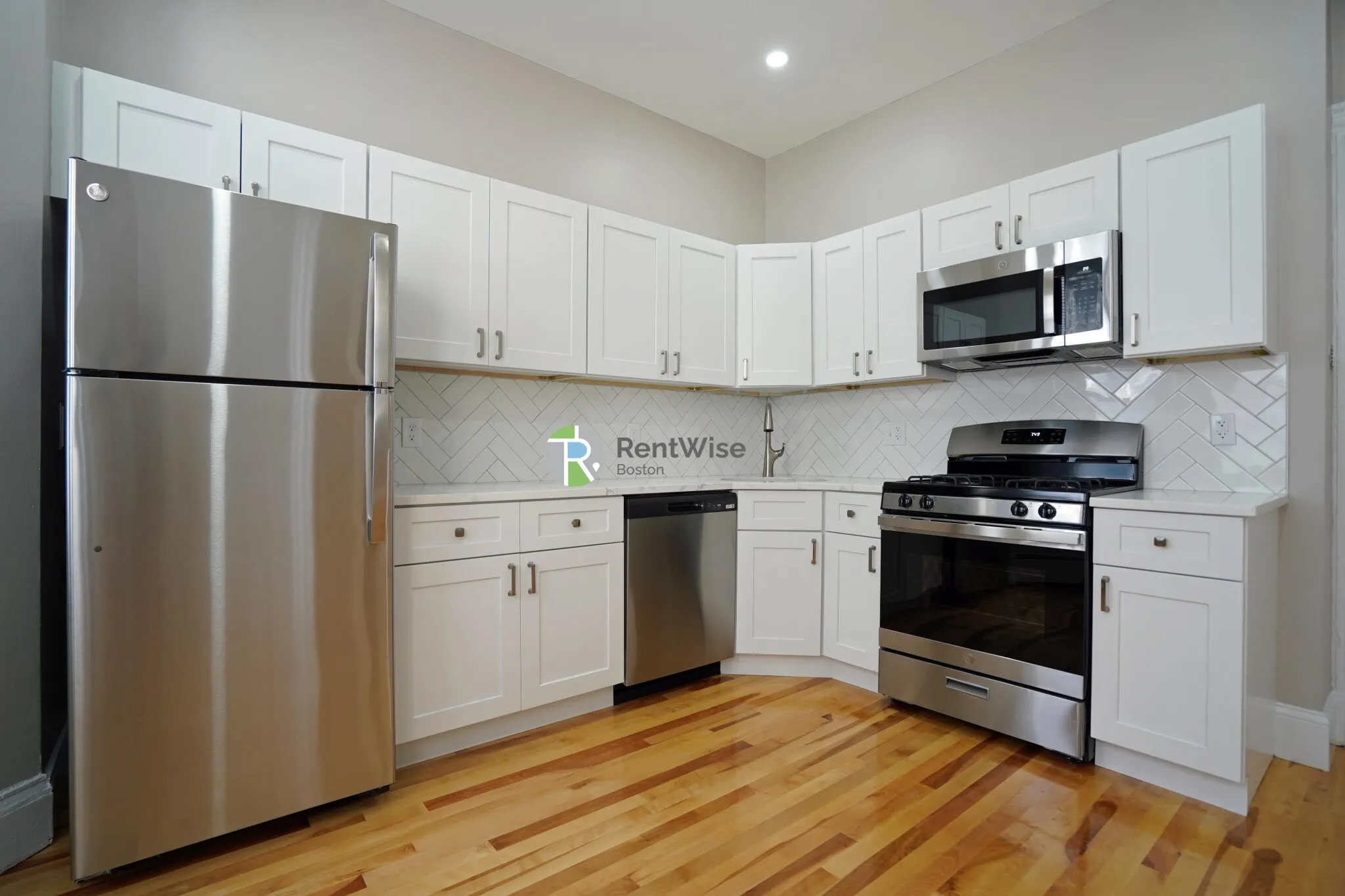 4 bed, 2 bath apartment for rent at 72 Gardner St Unit C1, Allston — photo 7 of 27